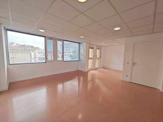 Oficina en Alquiler en Carrer Juli Garreta en Eixample Nord