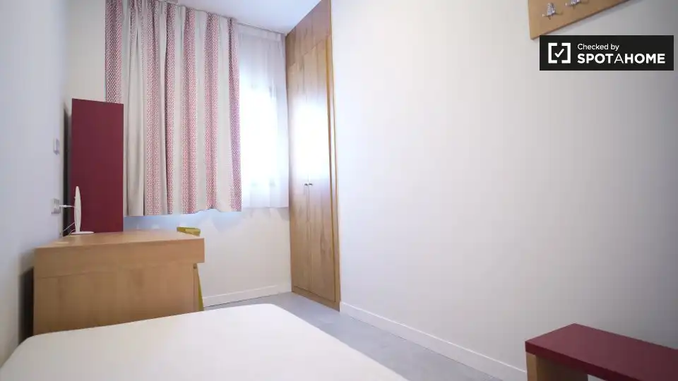 Room in Triana Oeste