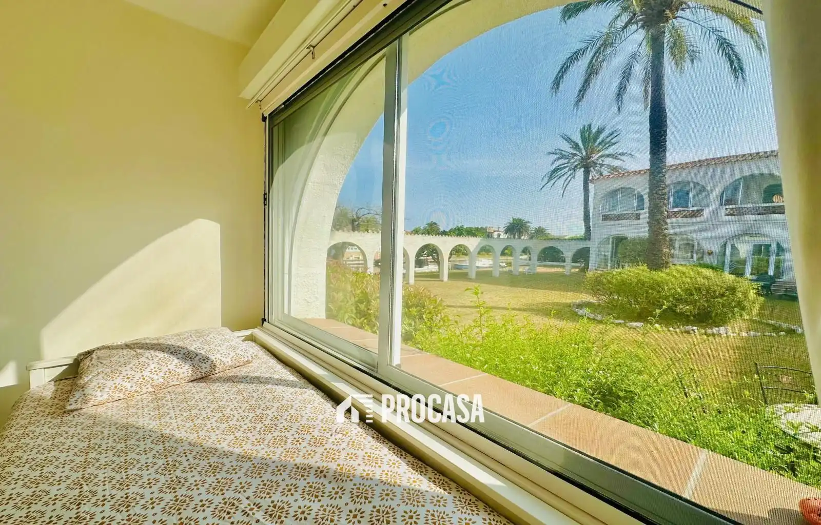 Schlafzimmer von Wohnung zum Verkauf in Empuriabrava mit Klimaanlage, Heizung und Terrasse