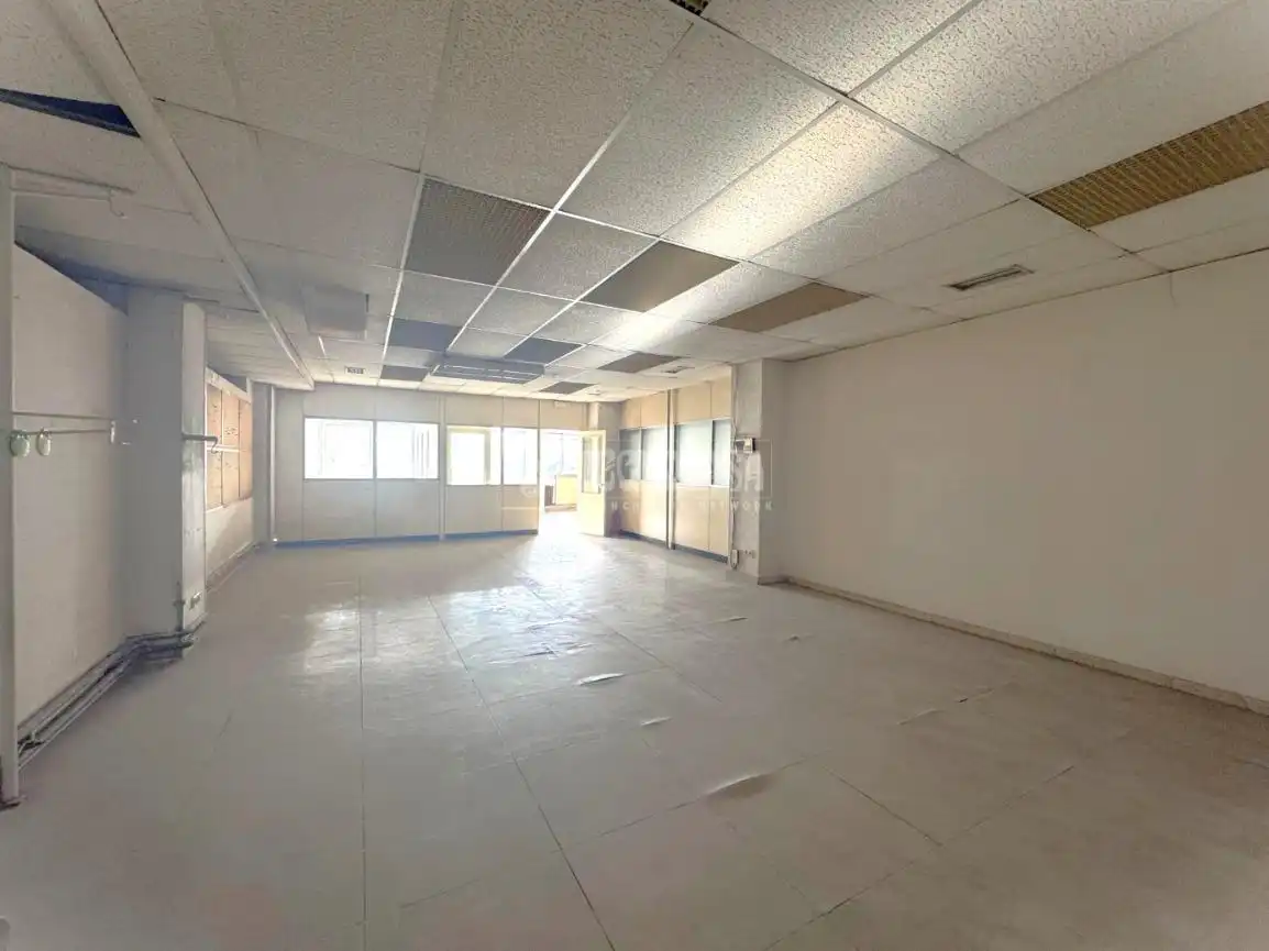 Local comercial en venda a HERMANOS GARCIA NOBLEJAS, imagen 12