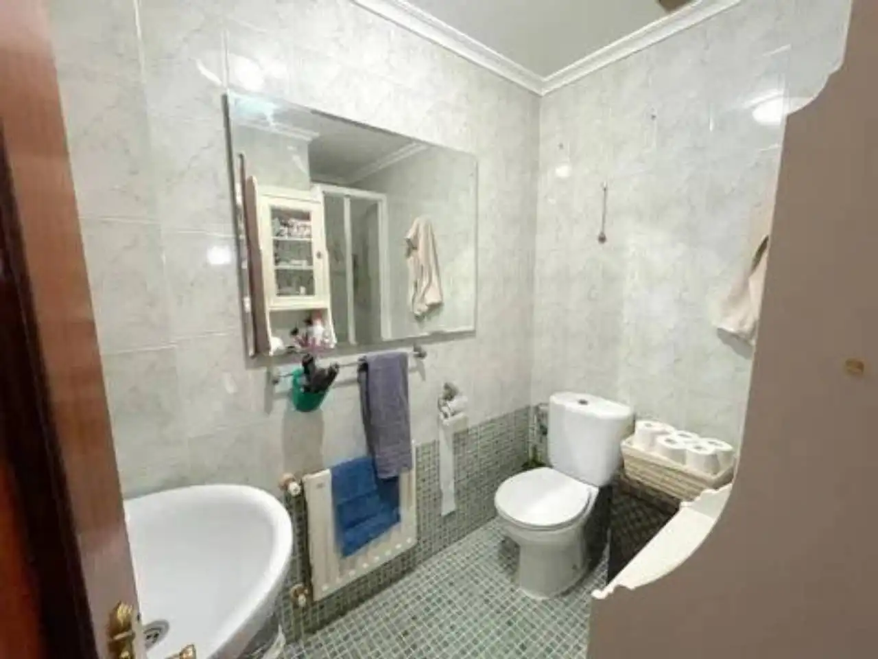 Badezimmer von Wohnung zum Verkauf in Erandio