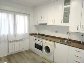 Cocina de Piso de alquiler en Gijón  con Calefacción, Parquet y Amueblado
