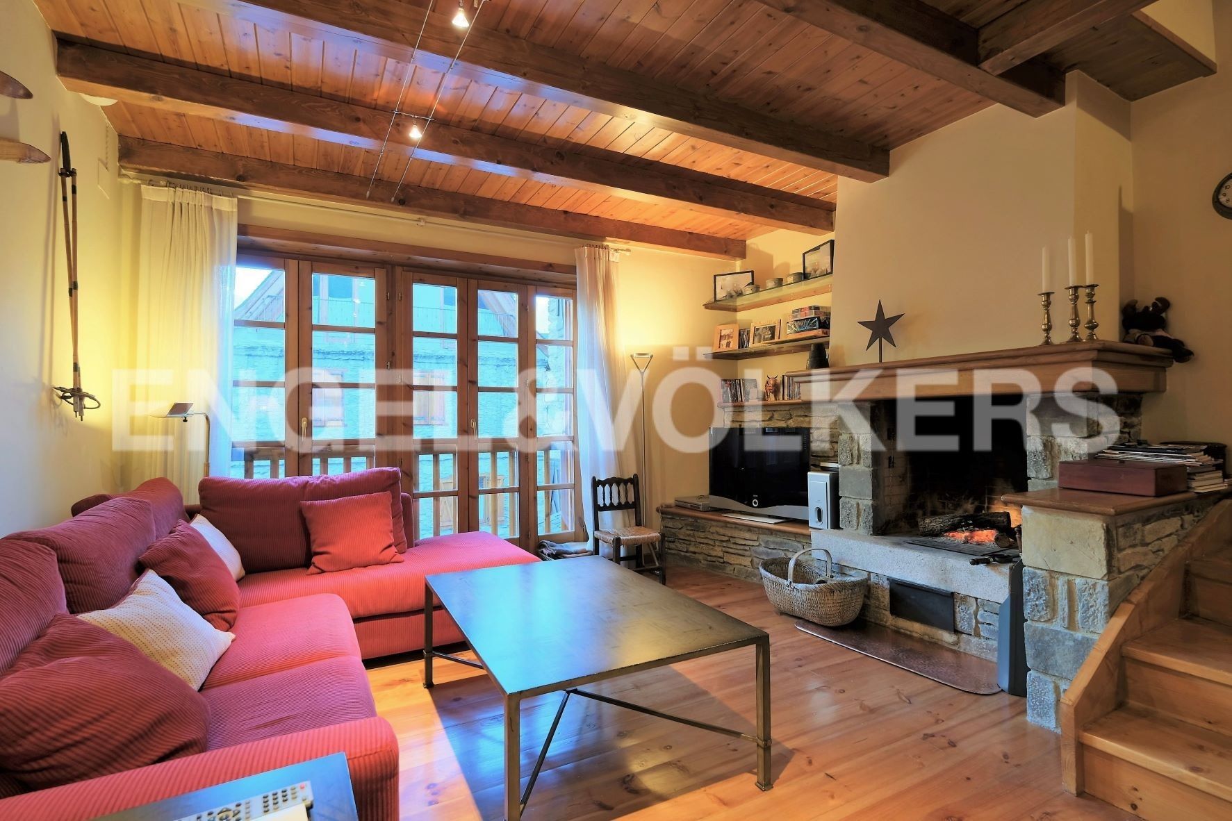 Living room of Single-family semi-detached for sale in Vielha e Mijaran  with Parquet flooring and Furnished