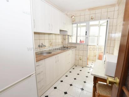 Cuina de Pis en venda en Ronda amb Terrassa, Traster i Moblat