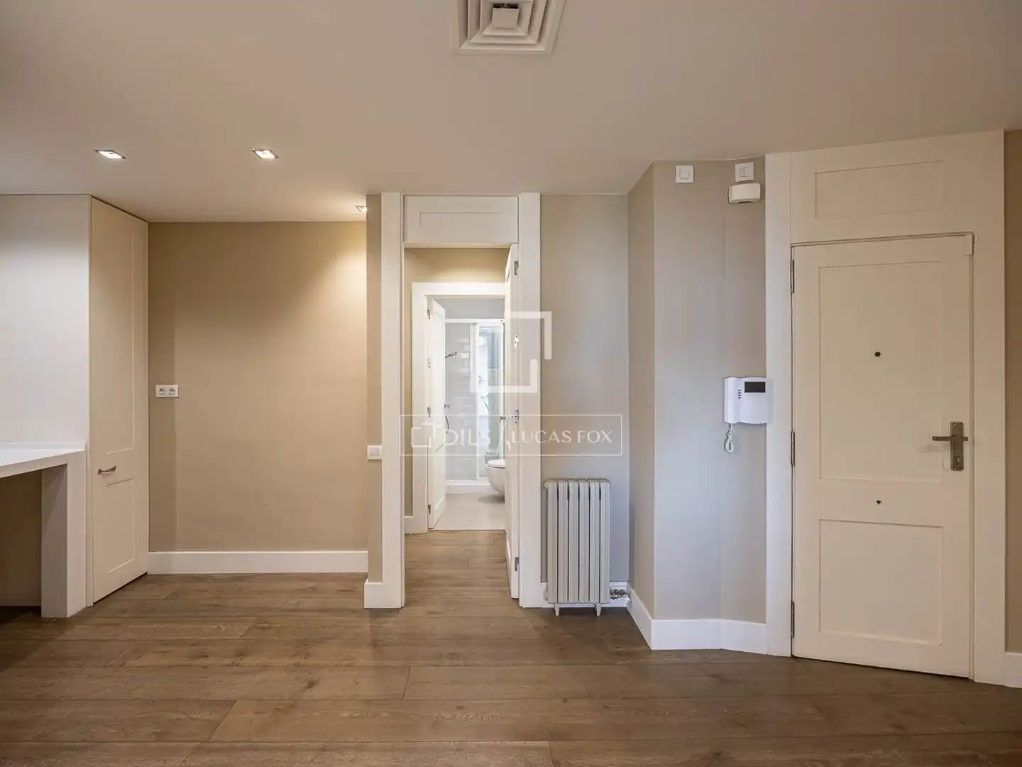Wohnung zum Verkauf in Barcelona mit Klimaanlage, Heizung und Parkett