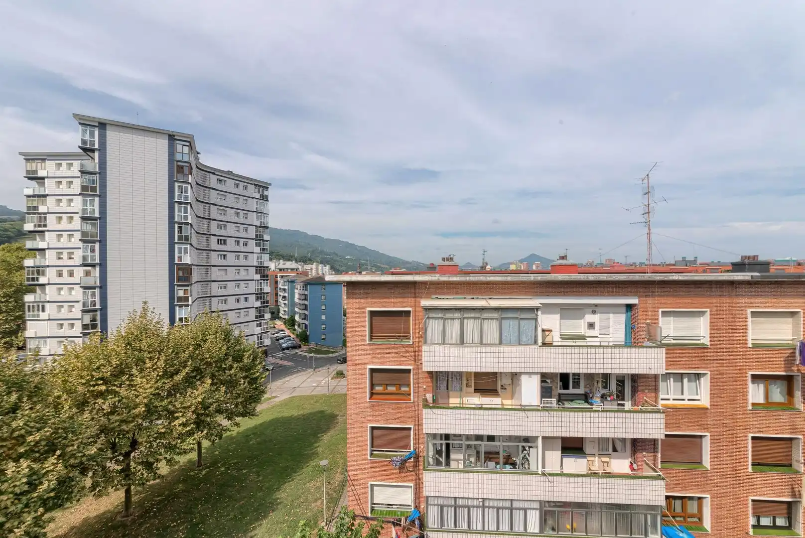 Vista exterior de Piso en venta en Barakaldo  con Calefacción, Jardín privado y Terraza