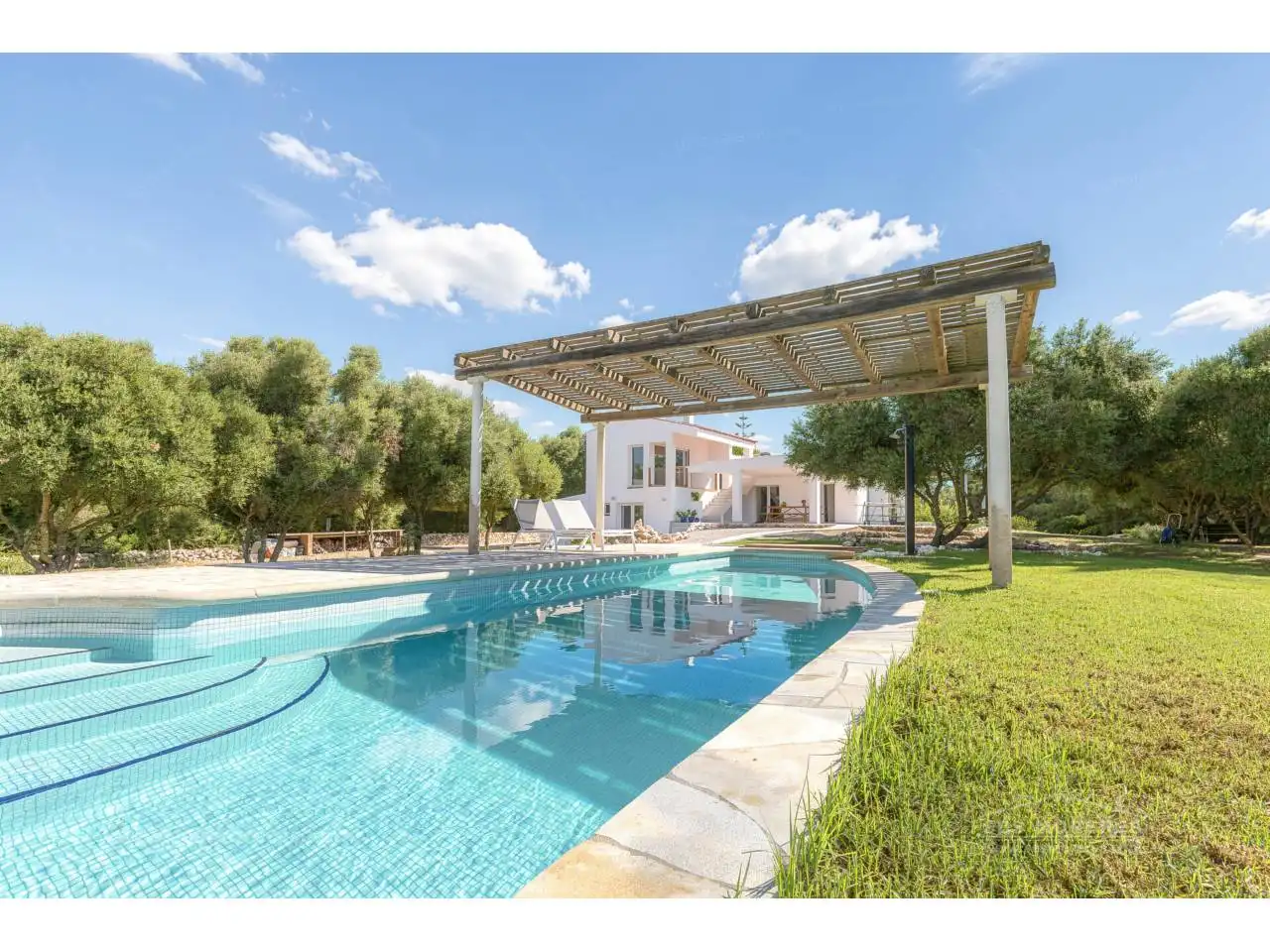Piscina de Finca rústica en venda en Ciutadella de Menorca amb Calefacció, Jardí privat i Terrassa