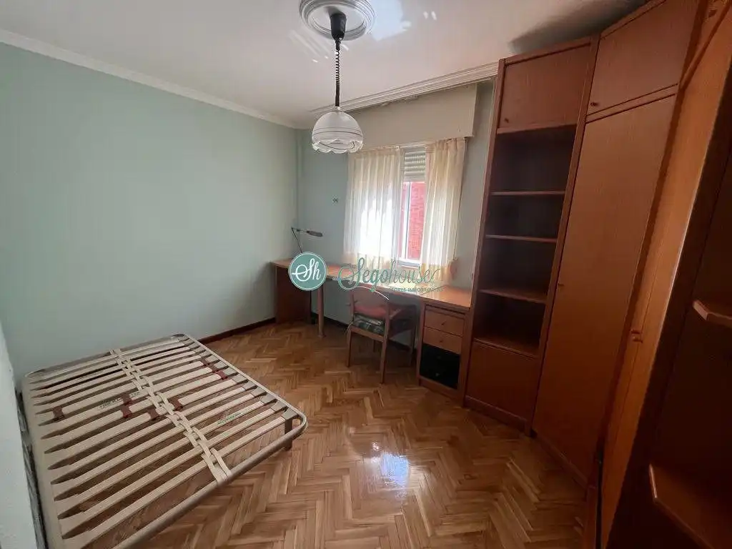 Bedroom of Flat for sale in Segovia  with Heating, Parquet flooring and Terrace