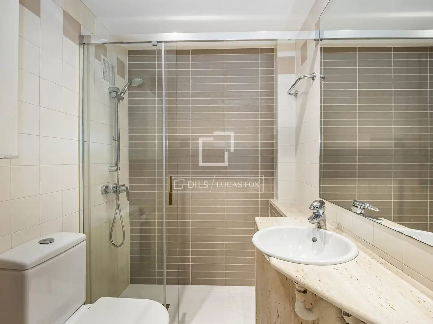 Badezimmer von Wohnung zum Verkauf in Sant Cugat del Vallès mit Heizung, Terrasse und Balkon