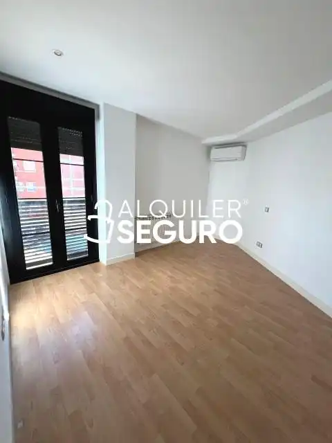 Bedroom of Flat for rent in Valdemoro  with Air Conditioner and Heating