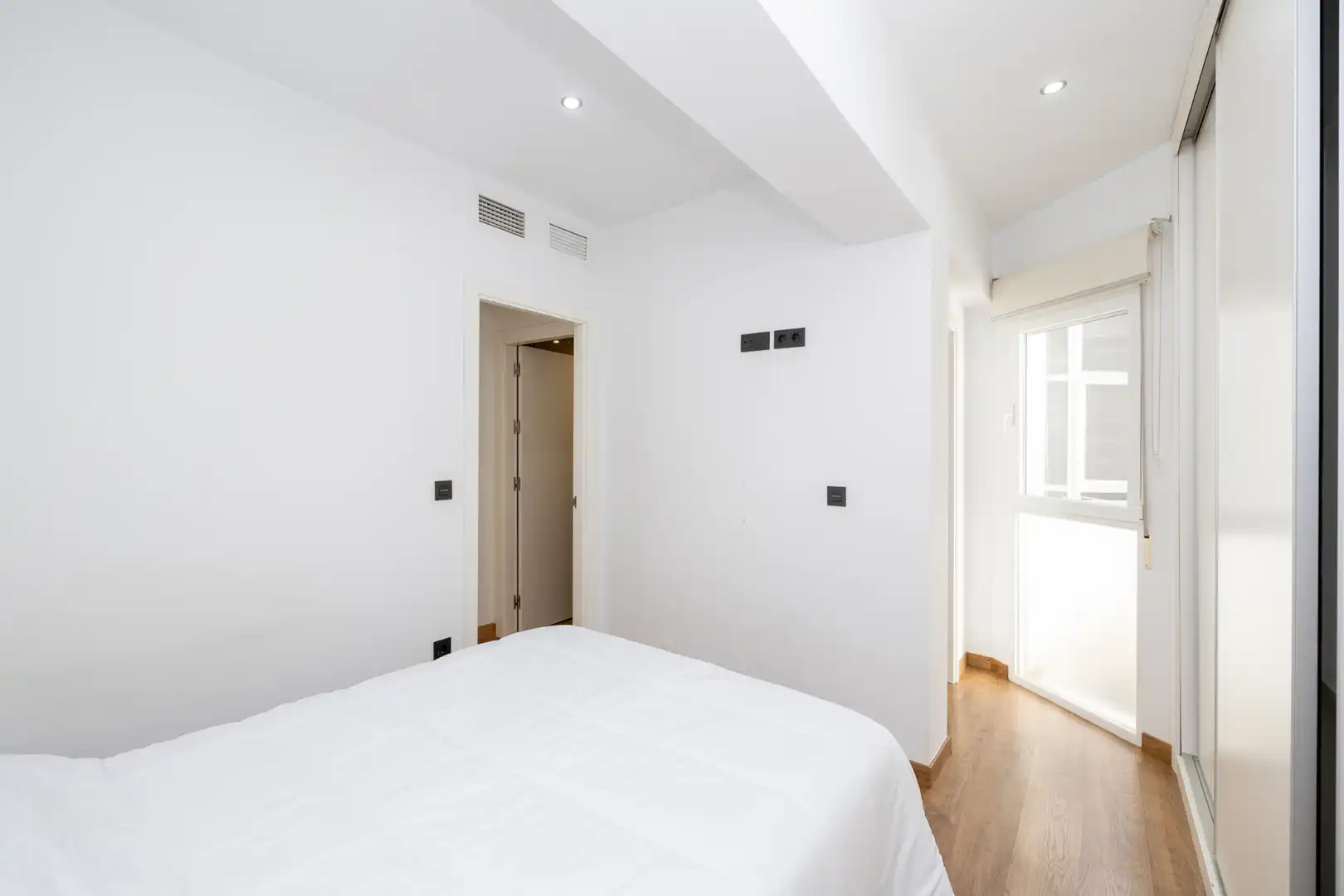 Habitación de Piso de alquiler en Granada con Aire acondicionado, Calefacción y Amueblado