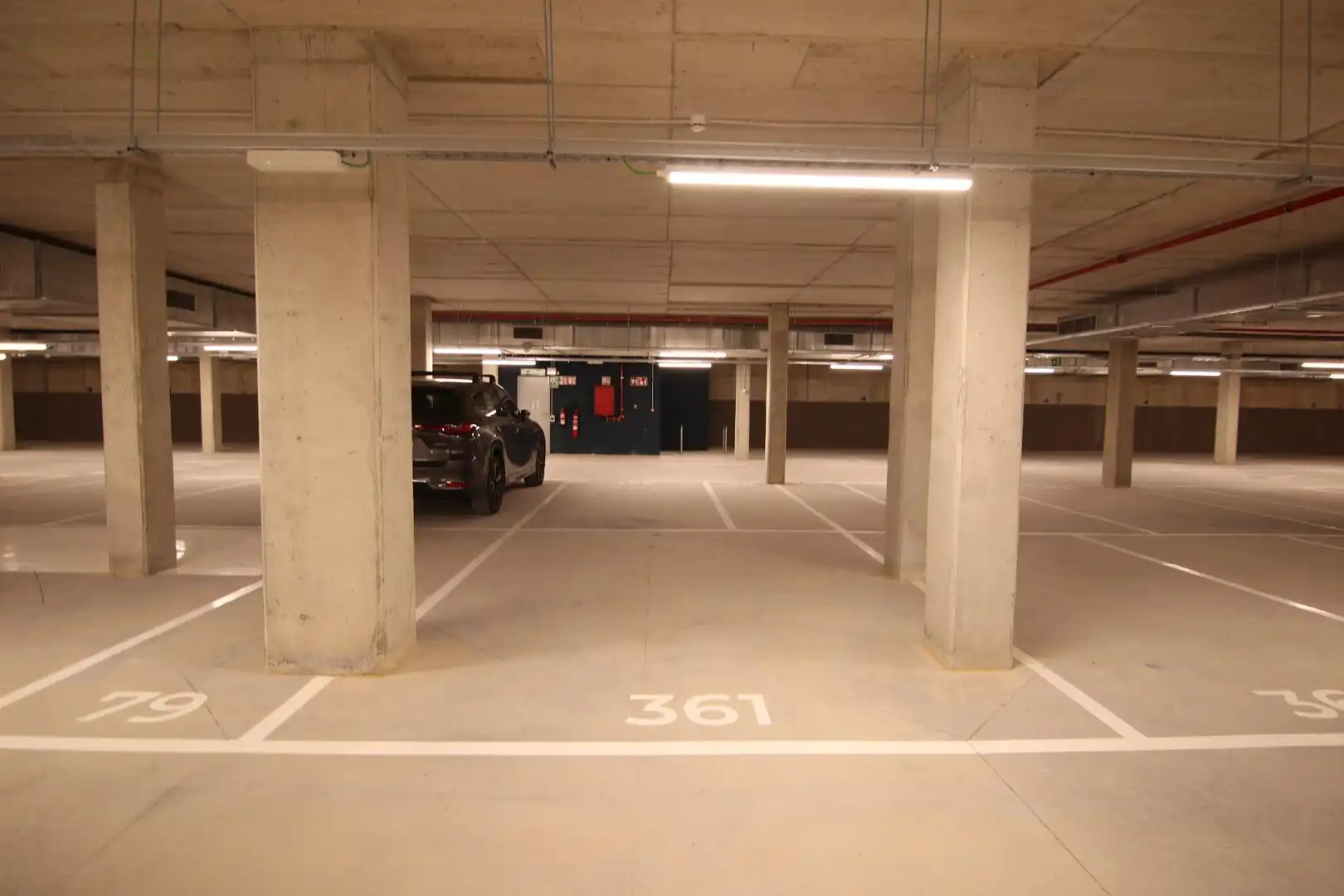 Parking de Piso de alquiler en Terrassa con Aire acondicionado, Calefacción y Jardín privado