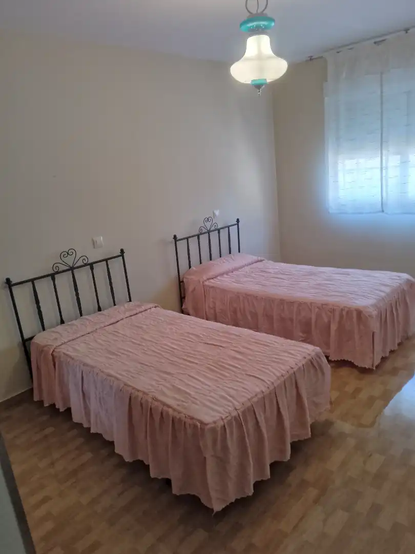 Dormitori de Casa o xalet de lloguer en Escalona amb Aire condicionat, Jardí privat i Terrassa