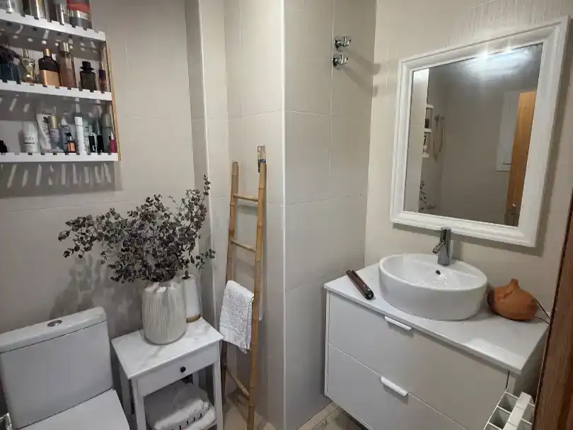 Bathroom of Flat for rent in Calpe / Calp  with Air Conditioner and Balcony