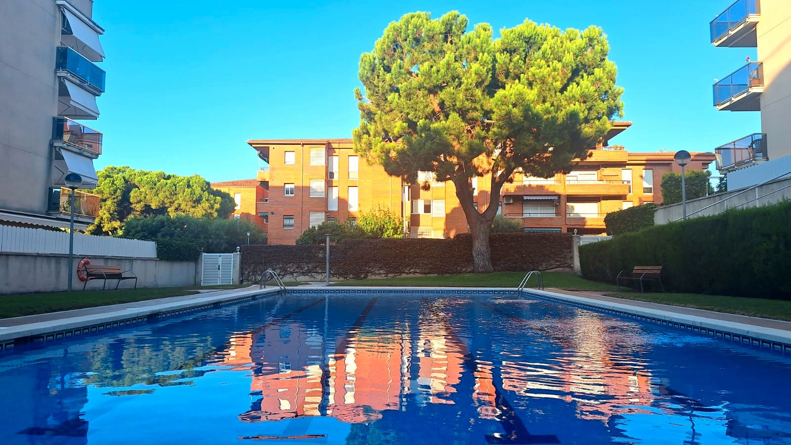 Swimming pool of Planta baja for sale in El Vendrell  with Air Conditioner, Terrace and Community pool