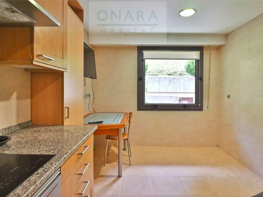 Cocina de Casa adosada de alquiler en Hondarribia con Terraza