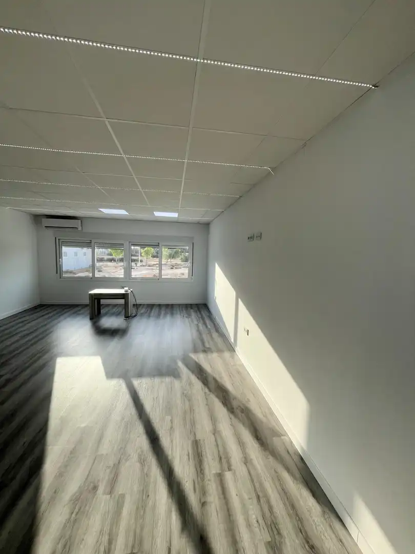 Oficina de alquiler en Elche / Elx