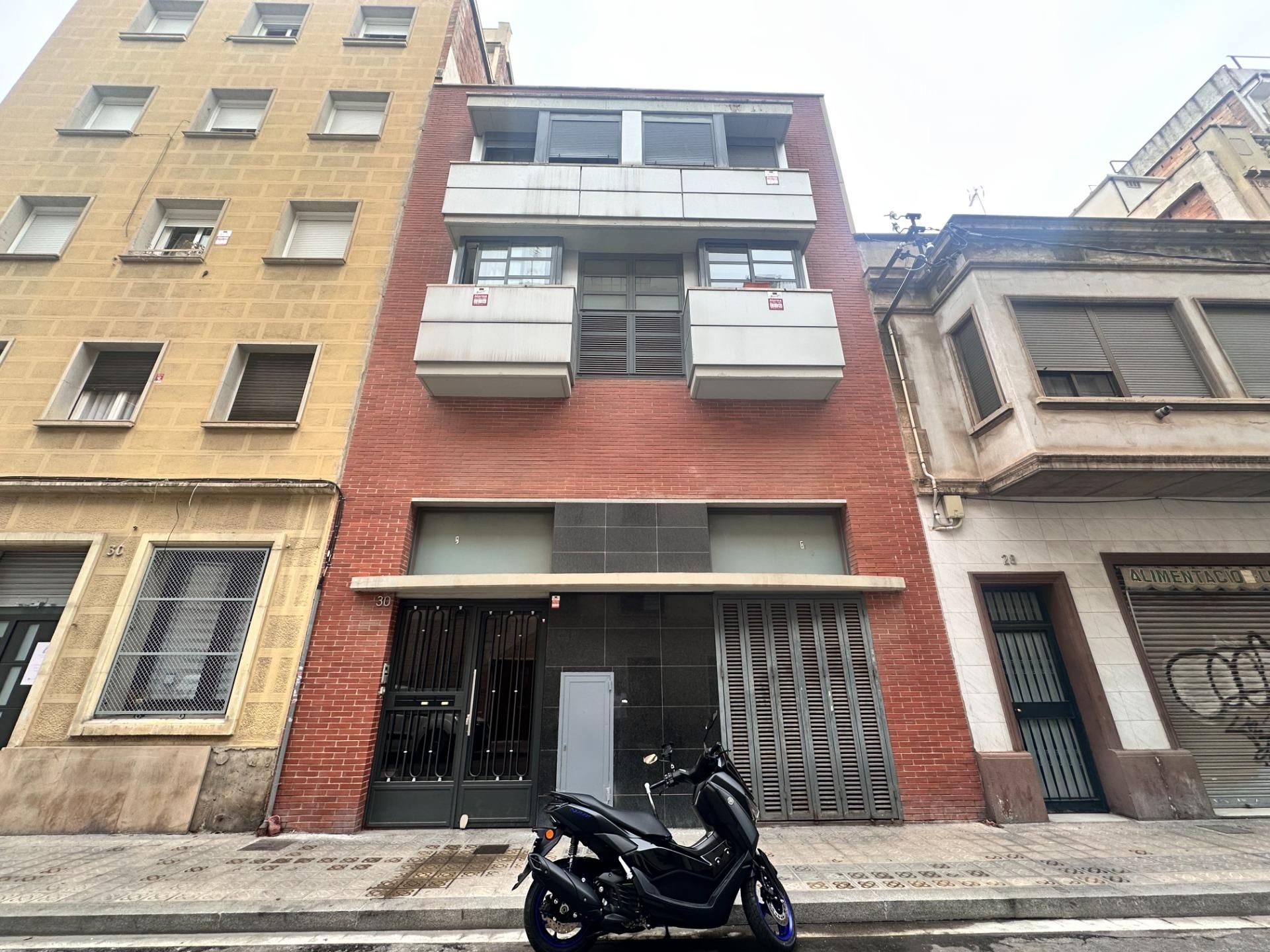 Vista exterior de Dúplex en venta en  Barcelona Capital con Balcón