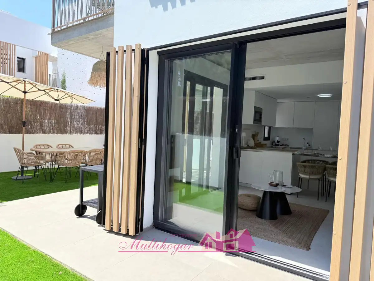 Terraza de Planta baja en venta en Sant Antoni de Portmany con Aire acondicionado, Calefacción y Jardín privado