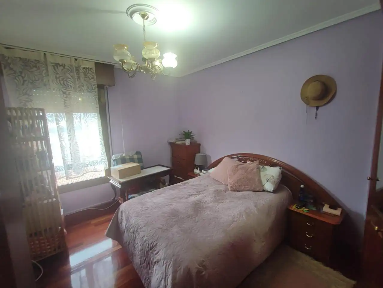 Schlafzimmer von Wohnung zum Verkauf in Basauri  mit Möbliert und Balkon