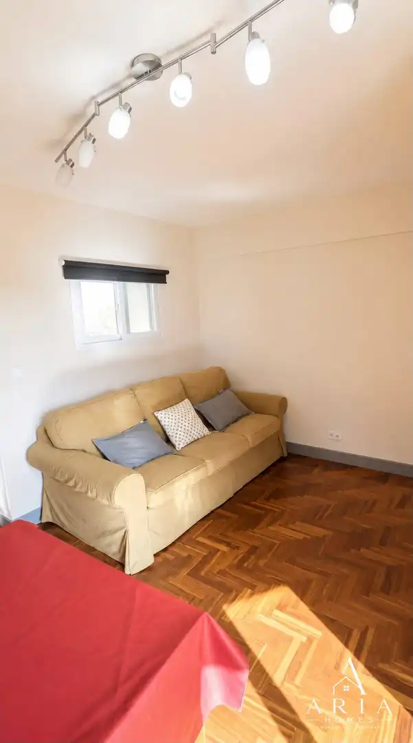 Sala d'estar de Apartament de lloguer en Bilbao  amb Calefacció i Balcó