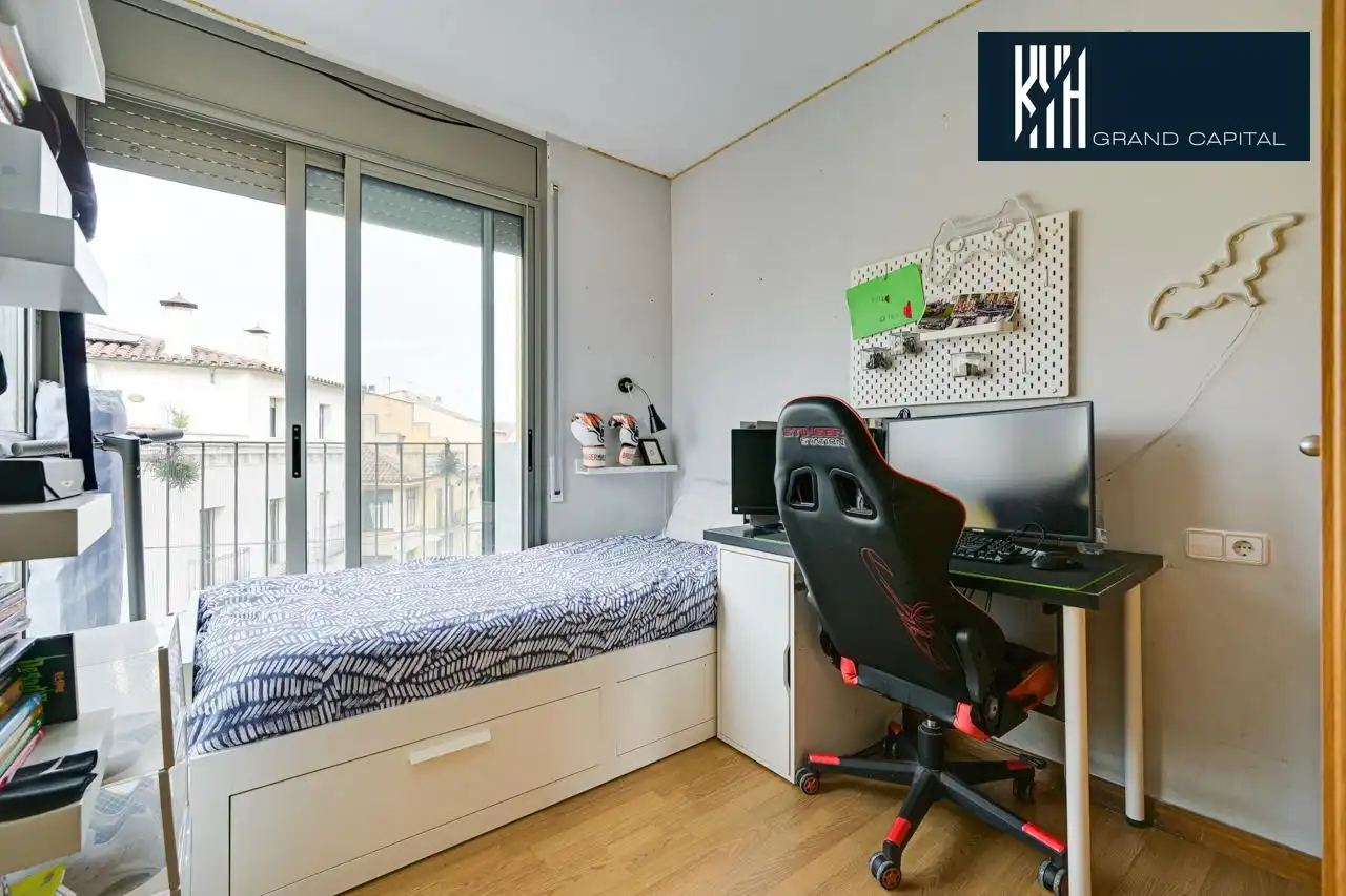 Habitación de Dúplex en venta en Salt con Calefacción, Terraza y Balcón