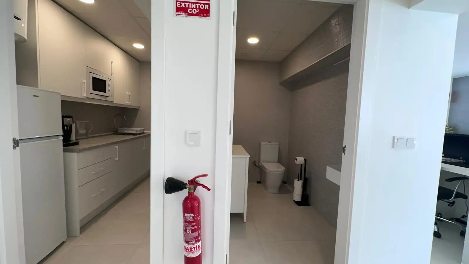Baño de Local en venta en Elche / Elx con Aire acondicionado