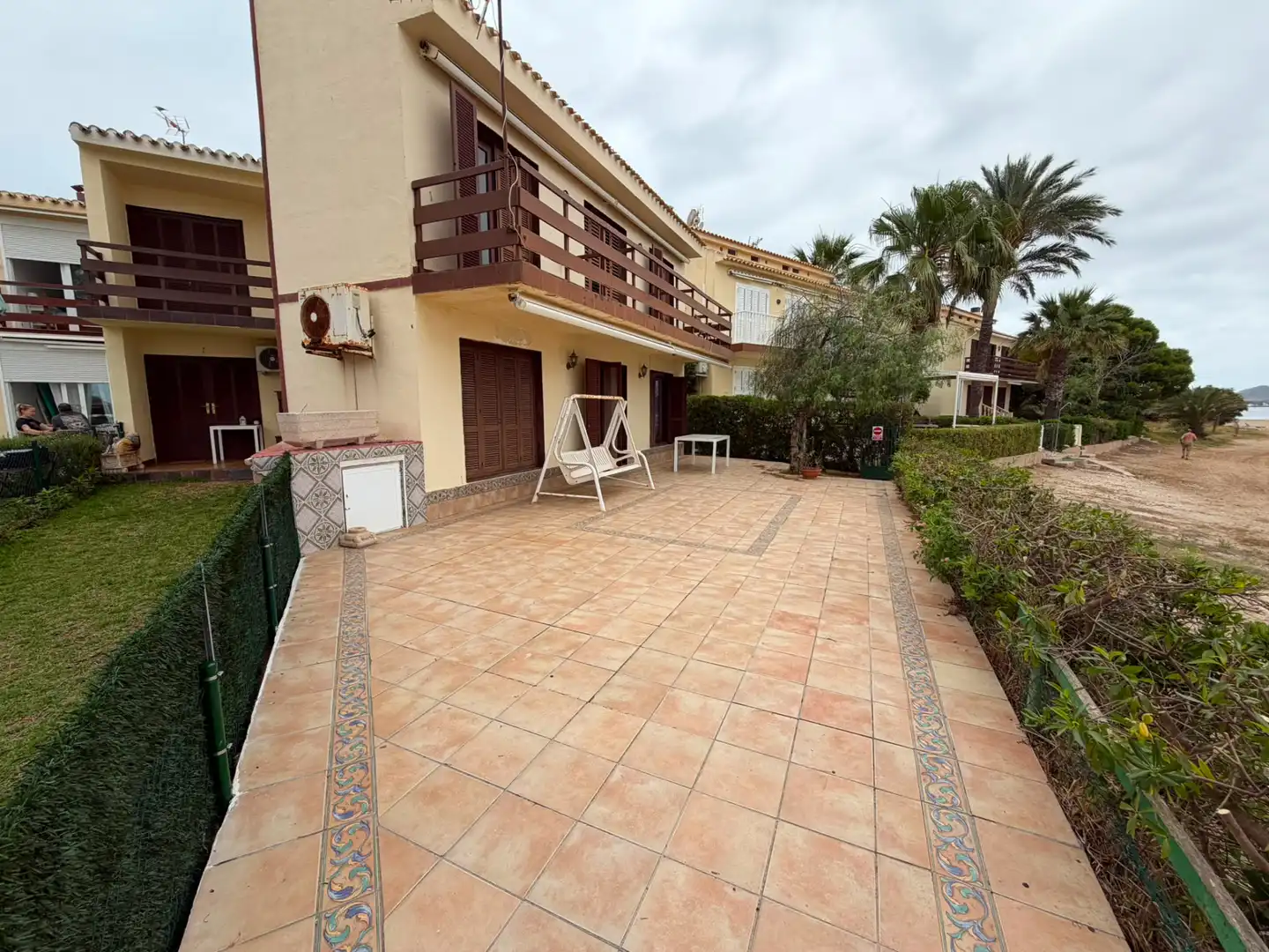 Garten von Einfamilien-Reihenhaus zur Miete in La Manga del Mar Menor mit Privatgarten, Terrasse und Möbliert