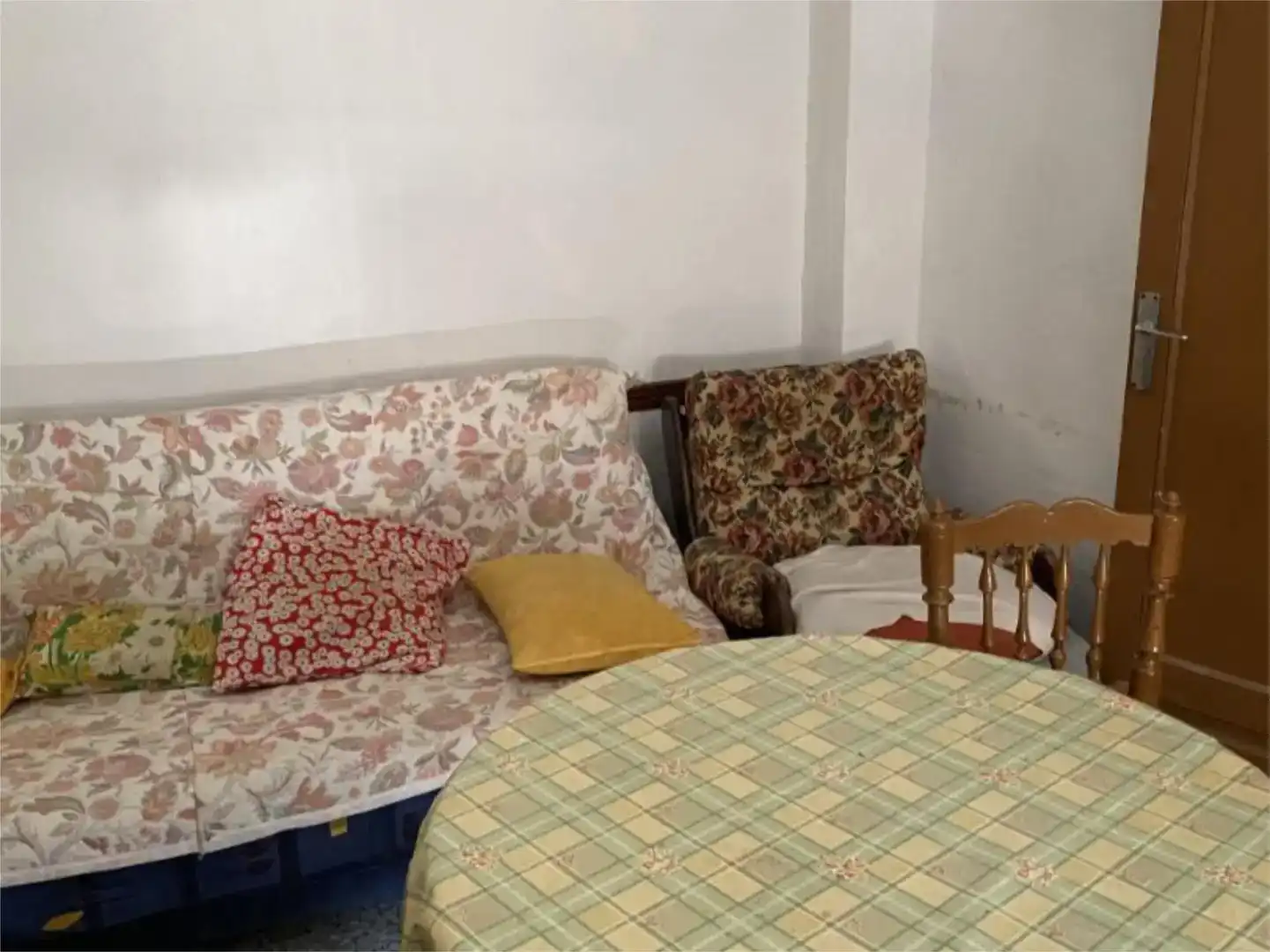 Casa adosada en venda en Cofrentes amb Moblat