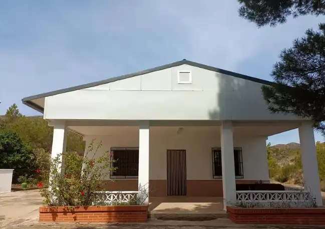Vista exterior de Casa o chalet en venta en Chiva con Jardín privado, Terraza y Piscina