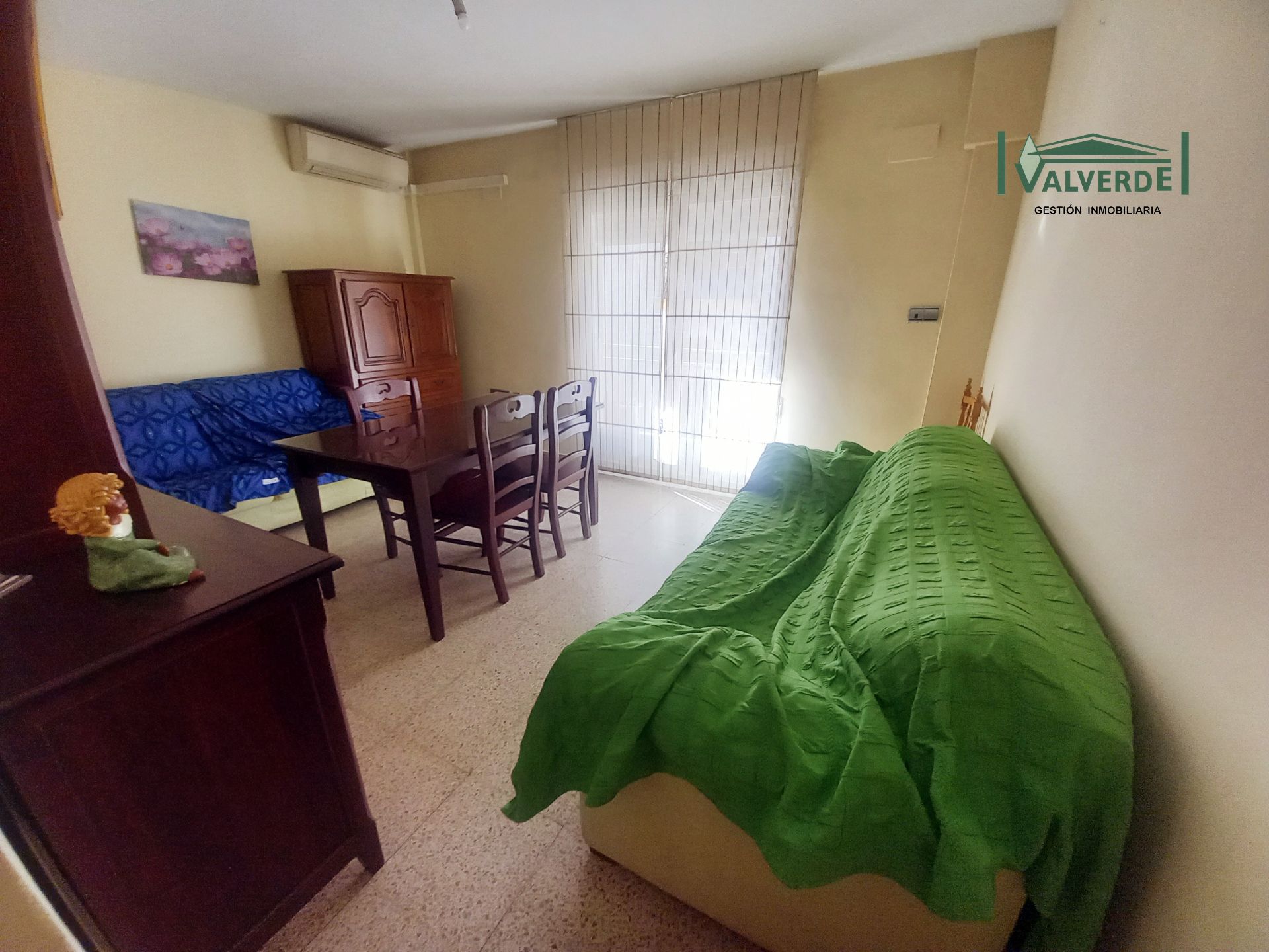 Habitación de Piso de alquiler en  Granada Capital con Terraza, Amueblado y Lavadora