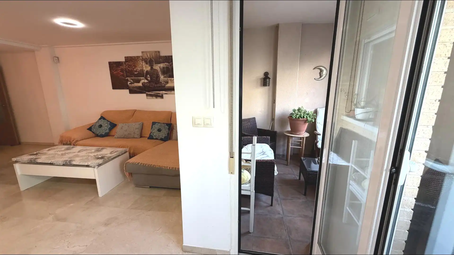 Wohnung zum Verkauf in Elche / Elx mit Klimaanlage und Balkon