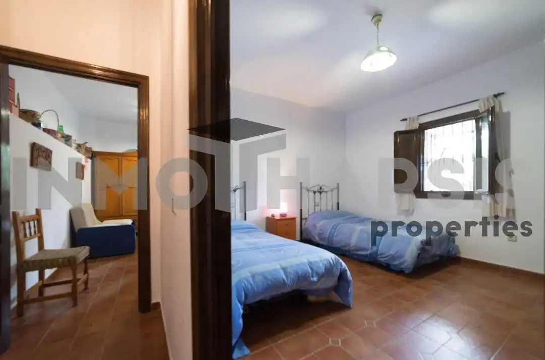 Dormitori de Casa o xalet en venda en Abrucena amb Jardí privat, Terrassa i Moblat