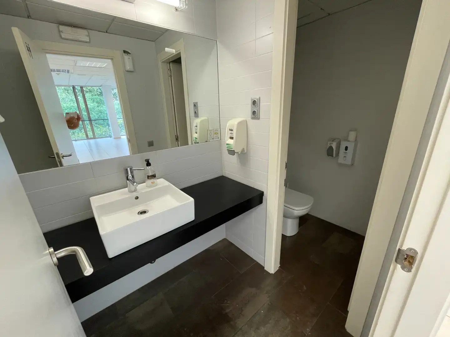 Bathroom of Office for rent in Barcelona  with Air Conditioner