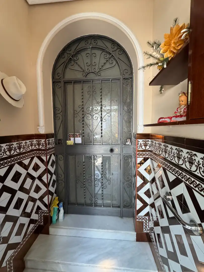 Houses for sale in Sevilla  with Air Conditioner, Private garden and Terrace