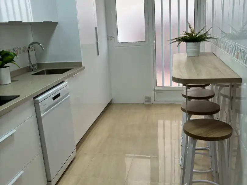 Cuina de Pis de lloguer en  Murcia Capital amb Aire condicionat, Terrassa i Balcó
