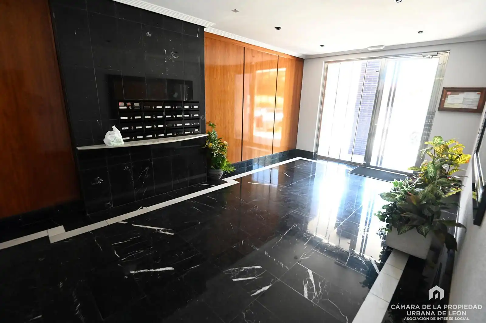 Piso en venta en León Capital  con Calefacción, Terraza y Trastero