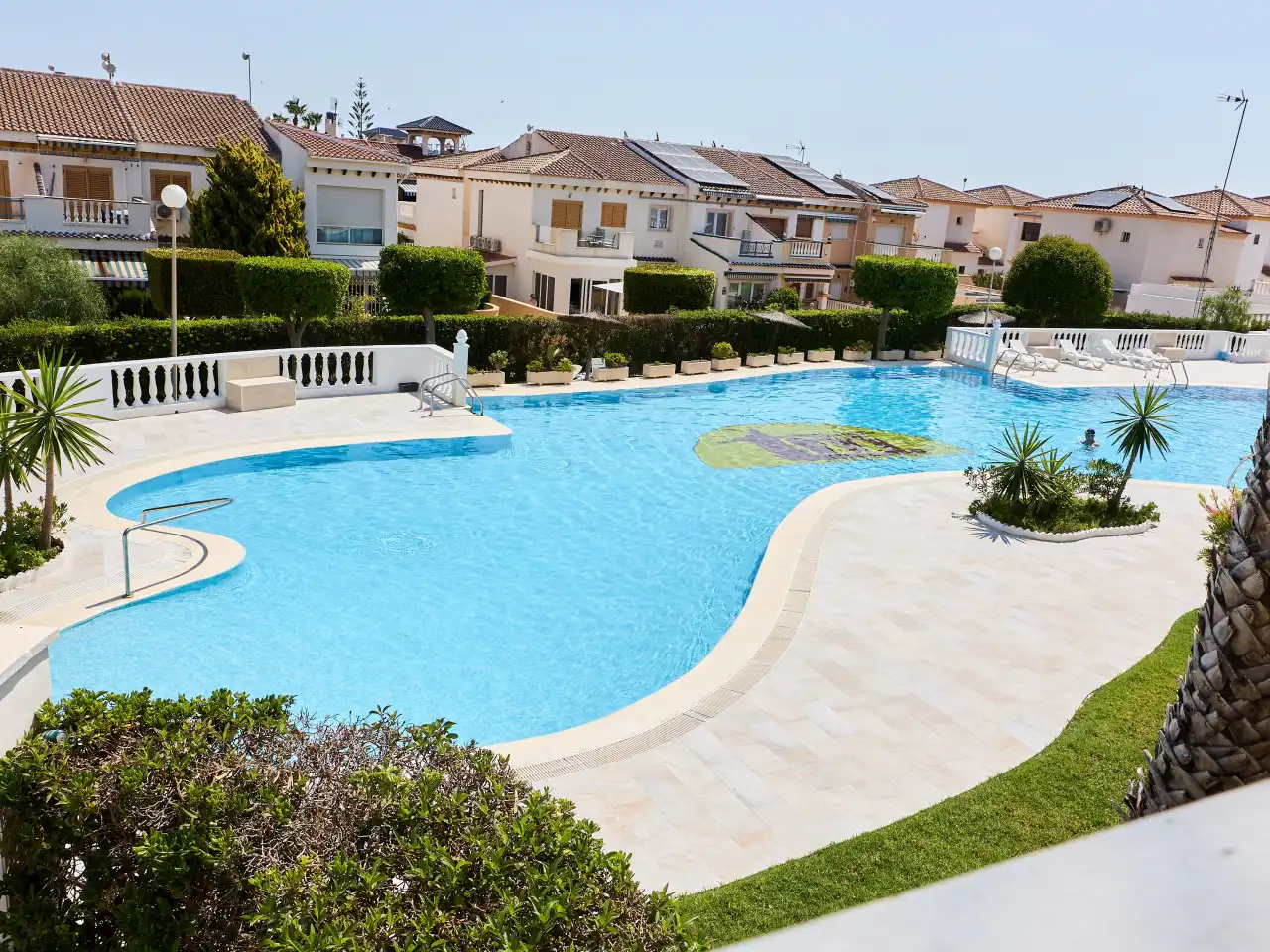 Piscina de Apartament en venda en Torrevieja amb Aire condicionat, Calefacció i Terrassa