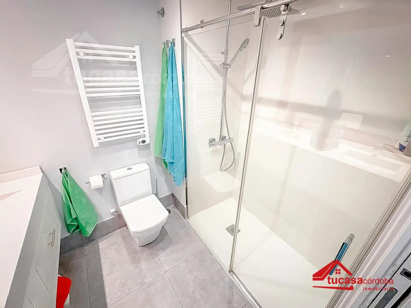Bathroom of Flat for sale in Córdoba  with Air Conditioner and Terrace