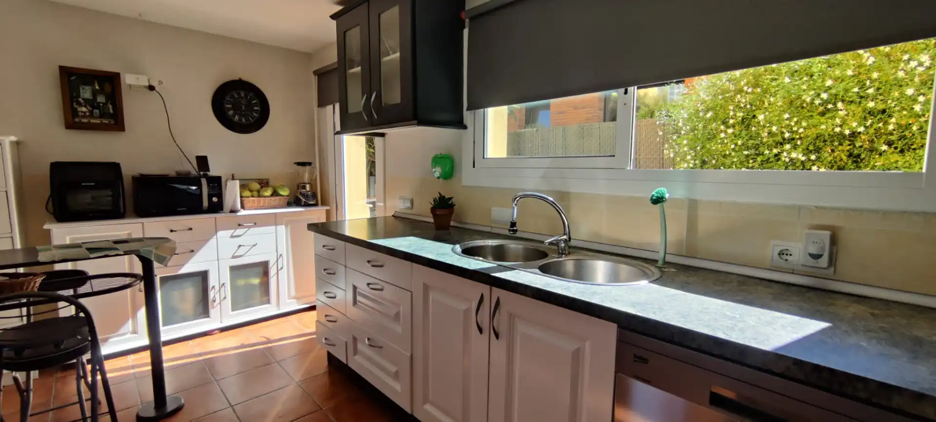 Cocina de Casa o chalet en venta en Cunit con Aire acondicionado, Calefacción y Jardín privado