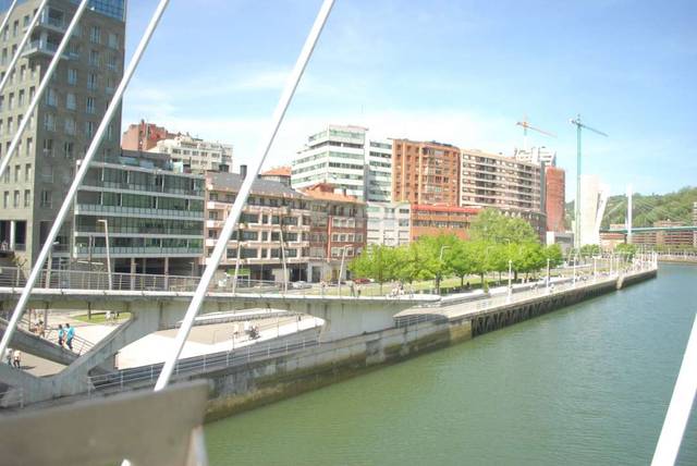 Local comercial en Alquiler en Uribitarte Pasealekua en Albia