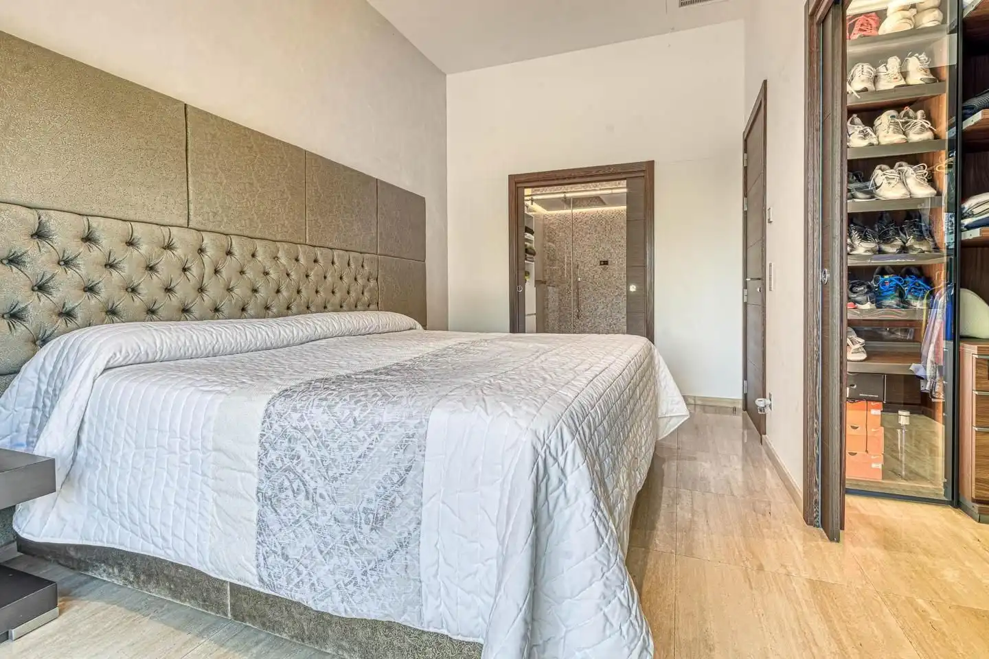 Bedroom of Houses for sale in Figueres  with Private garden, Terrace and Swimming Pool