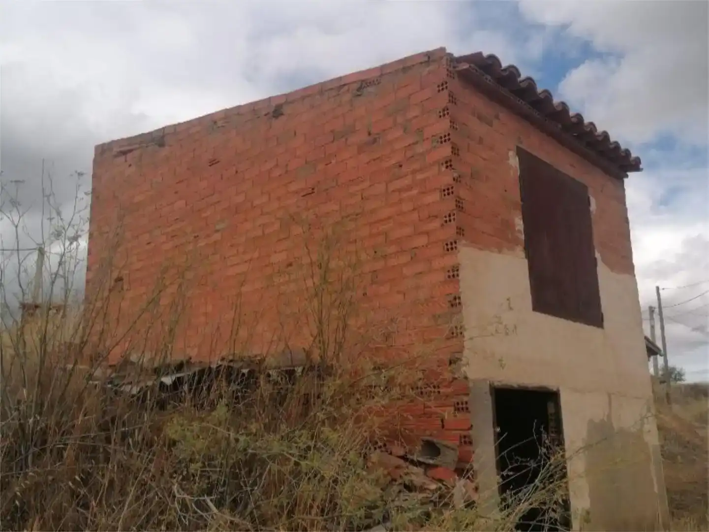 Vista exterior de Local en venda en Manganeses de la Polvorosa