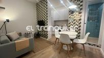 Living room of Flat to rent in  Madrid Capital  with Air Conditioner, Furnished and Washing machine