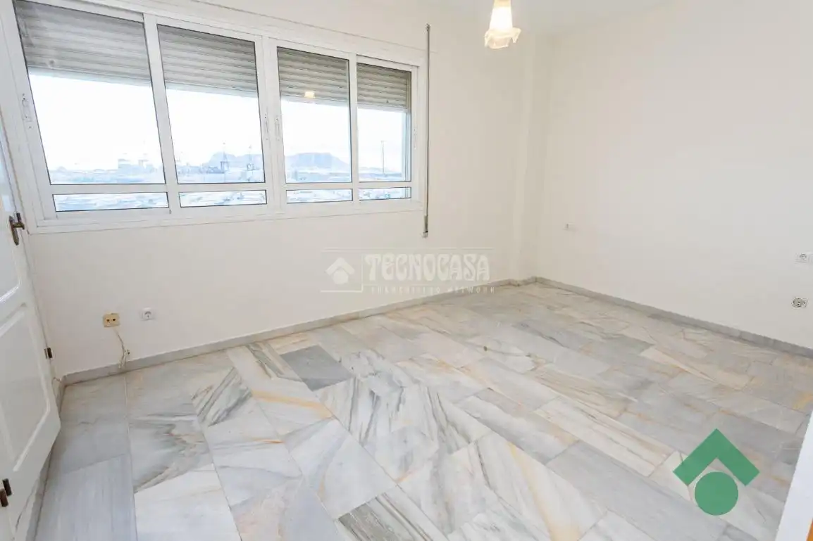 Bedroom of Flat for sale in Algeciras