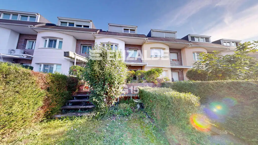 Maison mitoyenne avec piscine à vendre à Tellerigaina Kalea