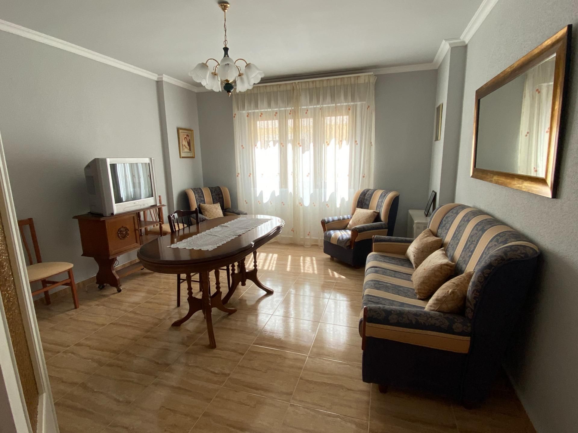 Sala de estar de Piso en venta en Villarrobledo con Terraza y Balcón