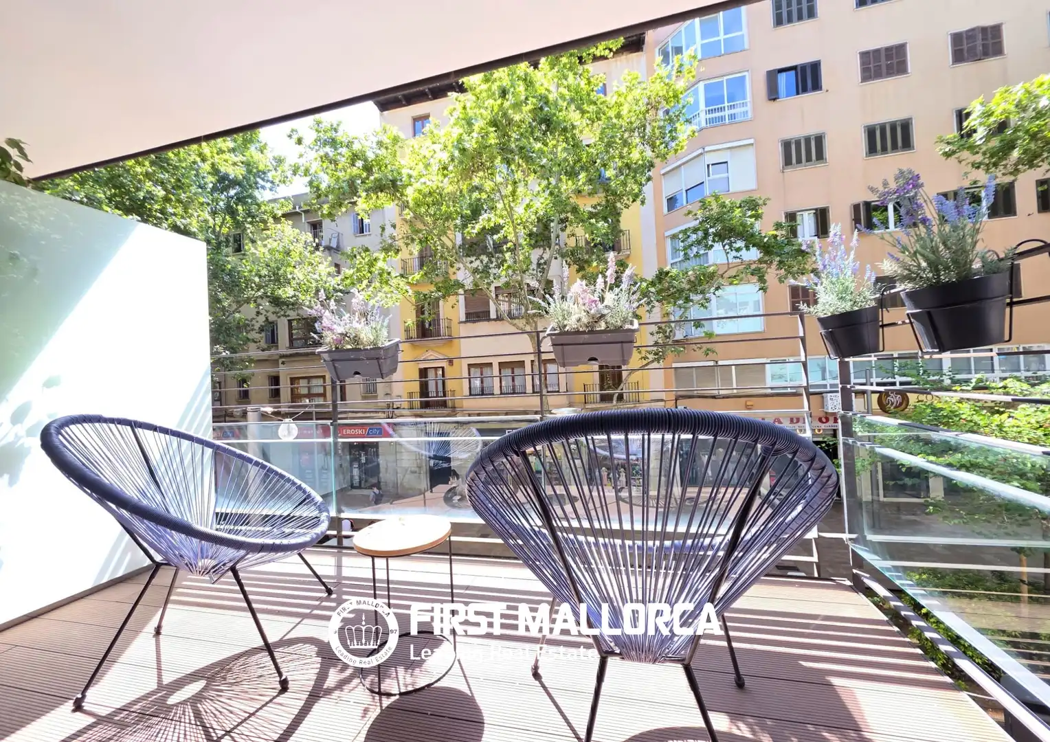 Terrassa de Apartament de lloguer en  Palma de Mallorca amb Aire condicionat, Moblat i Piscina comunitària