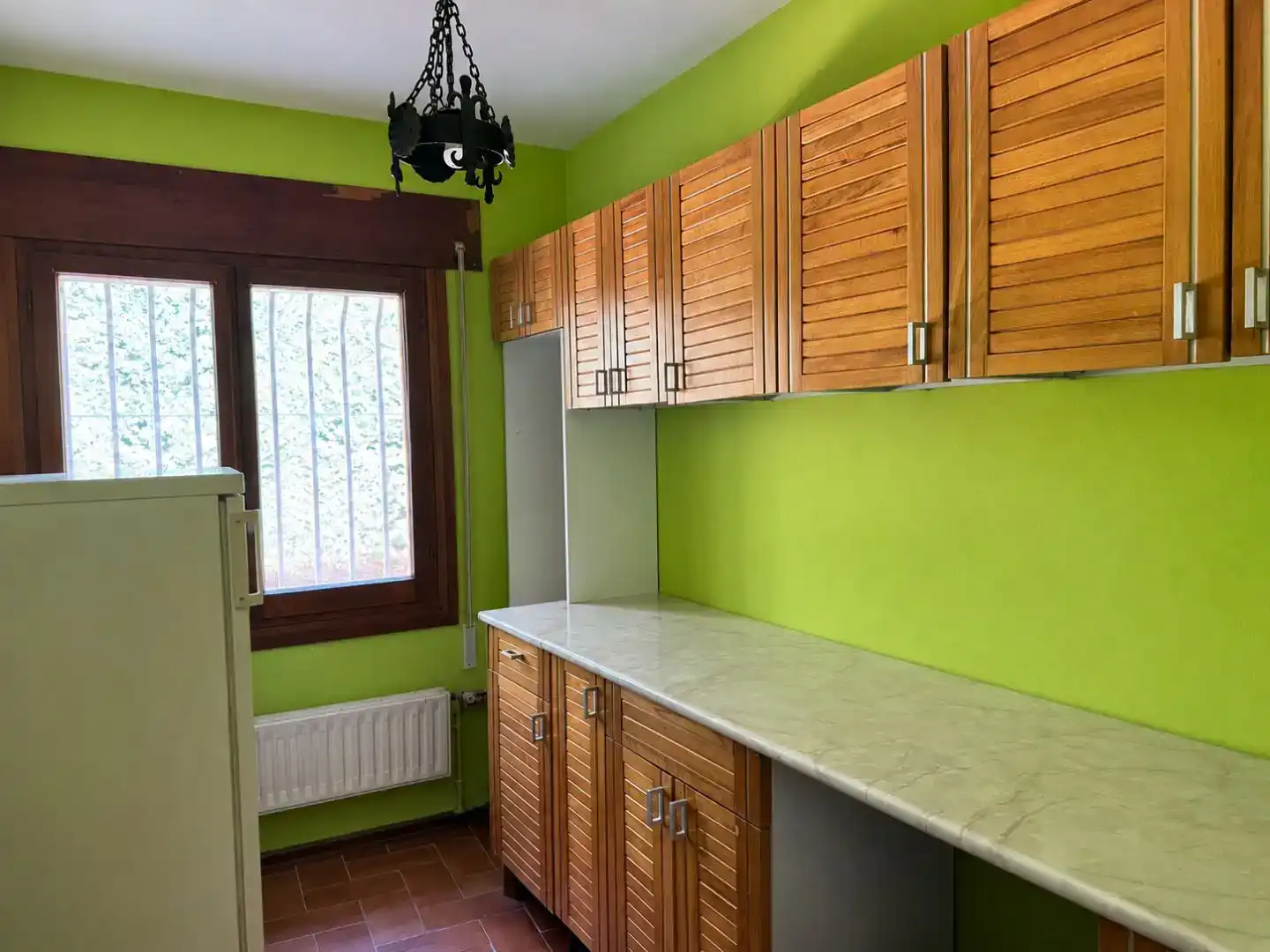 Cuina de Pis en venda en Navas de Riofrío amb Jardí privat, Parquet i Traster