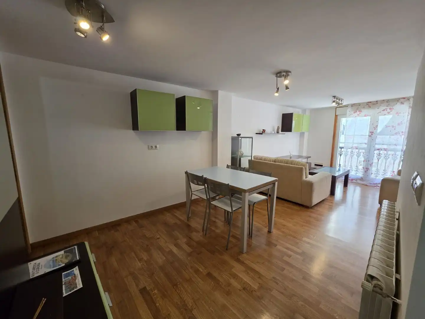 Sala d'estar de Apartament en venda en A Coruña Capital  amb Calefacció